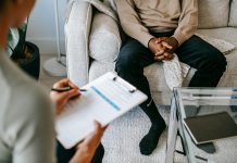 Psicólogos buscam reduzir custos na prática clínica autônoma Psicólogos buscam reduzir custos na prática clínica autônoma