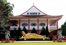Templo Budista Chen Tien atrai turistas em Foz do Iguaçu