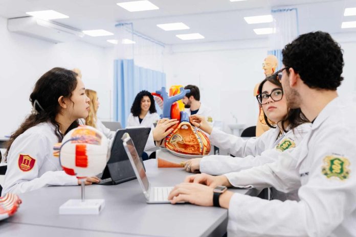 Inscrições para contratar mestres e doutores estão abertas Inscrições para contratar mestres e doutores estão abertas