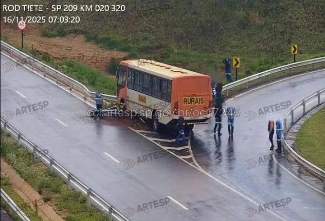 onibus-bate-castelinho-161125