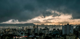 Chuvas extremas avançam no Brasil e expõem urgência por infraestrutura moderna Chuvas extremas avançam no Brasil e expõem urgência por infraestrutura moderna