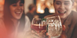 Bartender Virtual de MONIN conecta tecnologia e coquetelaria Bartender Virtual de MONIN conecta tecnologia e coquetelaria