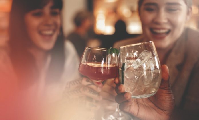 Bartender Virtual de MONIN conecta tecnologia e coquetelaria Bartender Virtual de MONIN conecta tecnologia e coquetelaria