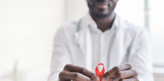Dezembro Vermelho reforça alerta para HIV e outras ISTs