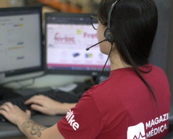 Atendimento digital combina tecnologia e recursos humanos Atendimento digital combina tecnologia e recursos humanos