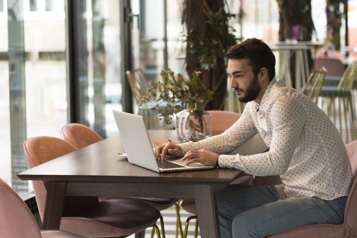 Quantidade de sites supera 1,2 bilhão no mundo em 2025