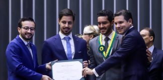 João Brasio é reconhecido com medalha do Mérito Legislativo João Brasio é reconhecido com medalha do Mérito Legislativo