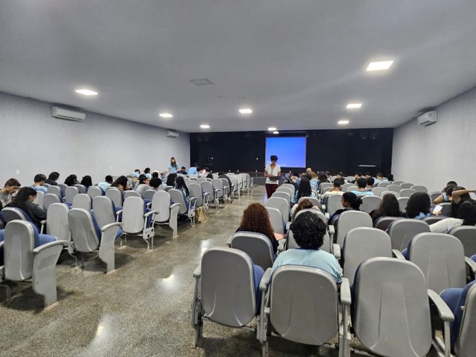 Pesquisa mapeia saúde socioemocional dos estudantes da rede pública no DF