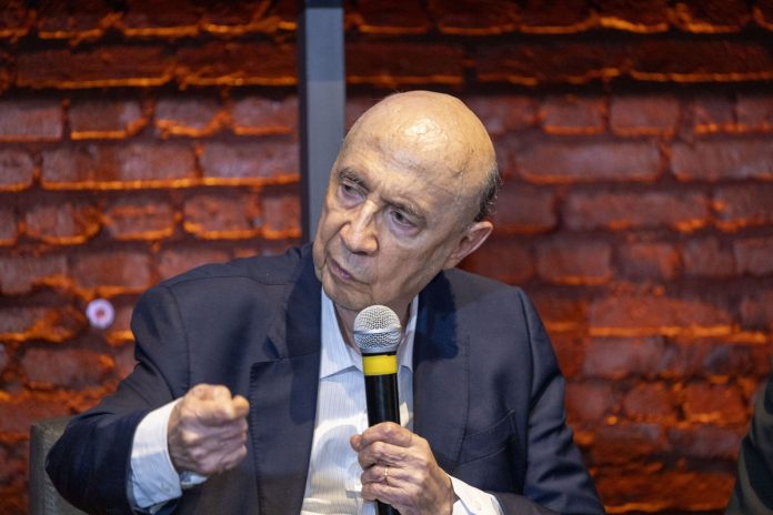 Pagos debate regulação e economia com ex-ministro Pagos debate regulação e economia com ex-ministro