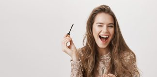 Tons frios e brilho guiam as maquiagens de fim de ano