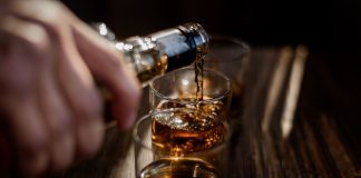 Tecnologia indica metanol em bebidas sem envio a laboratório Tecnologia indica metanol em bebidas sem envio a laboratório