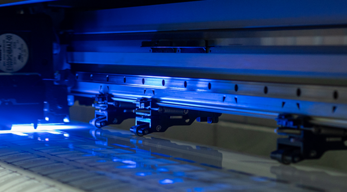 Investimento em tecnologia acelera ritmo em produção gráfica Investimento em tecnologia acelera ritmo em produção gráfica