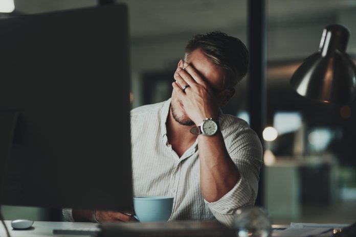 Burnout no trabalho cresce e acende alerta de saúde Burnout no trabalho cresce e acende alerta de saúde