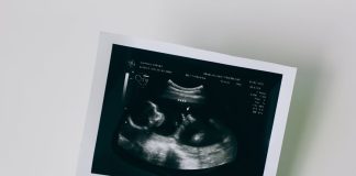 Cirurgia fetal minimamente invasiva tem resultado promissor