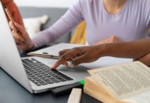 Pesquisa da Pearson liga aprendizado à produtividade da IA