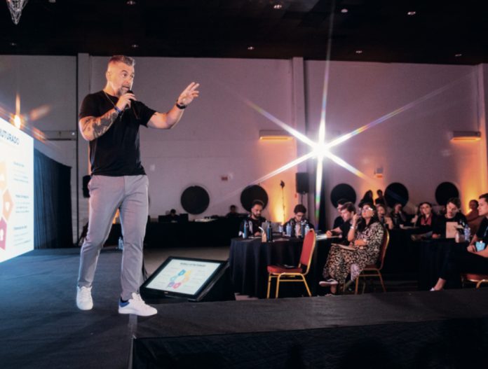 Cruz do Mérito JK reconhece impacto nacional de Robson Leite Cruz do Mérito JK reconhece impacto nacional de Robson Leite