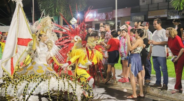 Desfile carnavalesco marca programação cultural em Trindade Desfile carnavalesco marca programação cultural em Trindade