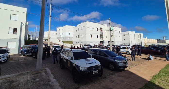 Botucatu: Grande operação prende dez pessoas, apreende drogas e desmonta esquema criminoso no complexo Cachoeirinha