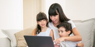 Assistentes virtuais ampliam cuidado infantil com tecnologia