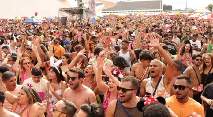 Carnaval pode movimentar até R$ 18,6 bilhões no país Carnaval pode movimentar até R$ 18,6 bilhões no país