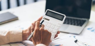 Empresas ajustam regime tributário para otimizar lucros