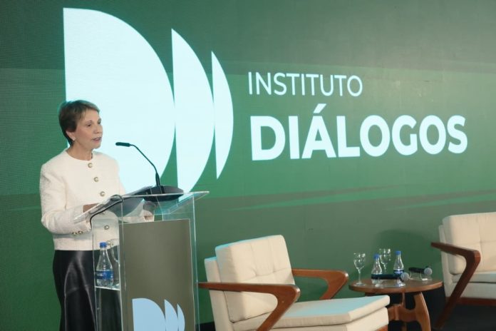 Instituto Diálogos é lançado com propostas para o desenvolvimento nacional Instituto Diálogos é lançado com propostas para o desenvolvimento nacional