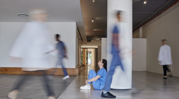 Estresse crônico afeta 70% dos profissionais em hospitais