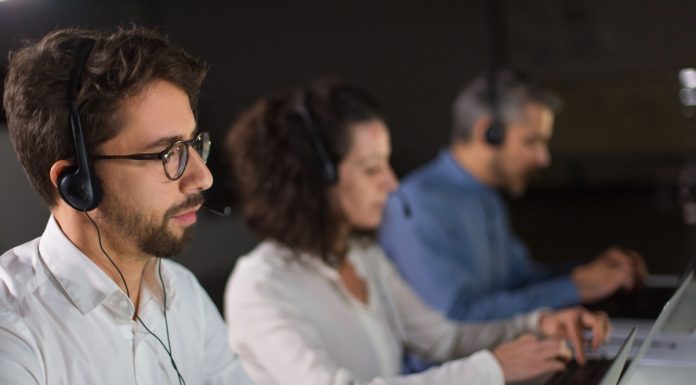 Cresce a oferta de vagas no setor de telesserviços, mas faltam candidatos