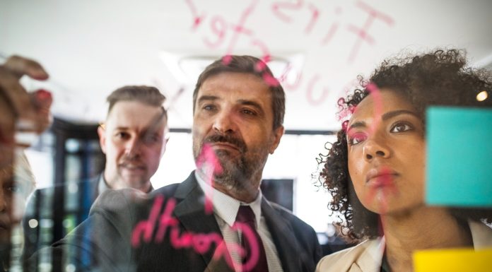 Liderança e critério moldam mais do que a marca