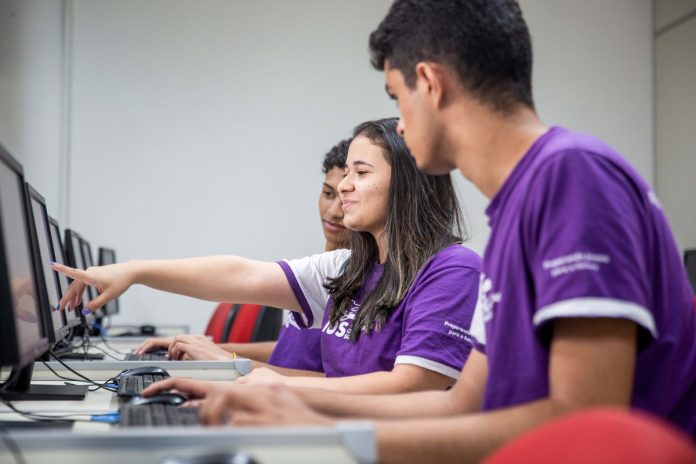 IOS oferece 1,3 mil vagas grátis em cursos de tecnologia IOS oferece 1,3 mil vagas grátis em cursos de tecnologia