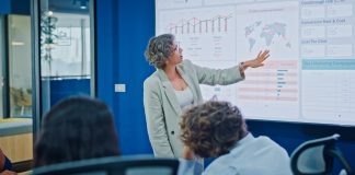 Longevidade expõe custos da permanência feminina no topo