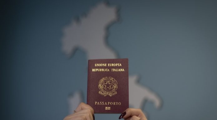 Dupla cidadania é opção para viajar sem visto aos EUA Dupla cidadania é opção para viajar sem visto aos EUA