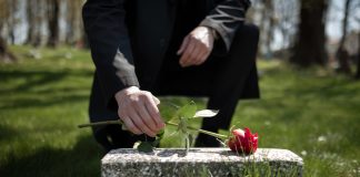 Sepultamento tradicional pode elevar riscos de contaminação