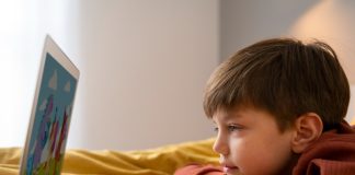 Aferição de idade online será implementada em fases