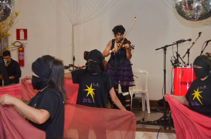 Arte e empreendedorismo mudam a vida de mulheres no Brasil Arte e empreendedorismo mudam a vida de mulheres no Brasil