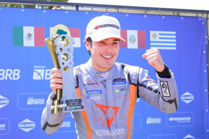 Celso Neto inicia temporada do TCR Brasil na vice-liderança Celso Neto inicia temporada do TCR Brasil na vice-liderança