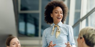 Mulheres ampliam espaço e avançam na governança das empresas