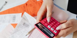 Segundo Sebrae, 61% dos pequenos negócios misturam contas