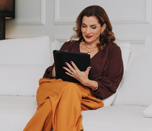 Geriatra lança livro que reflete aspectos do envelhecimento