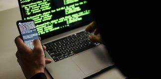 Golpes com IA imitam voz de líderes empresariais Golpes com IA imitam voz de líderes empresariais