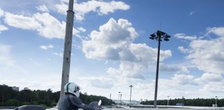 Moura lista erros na manutenção da bateria para motos