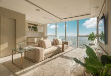 Arquitetura de luxo une materiais nobres e soluções técnicas