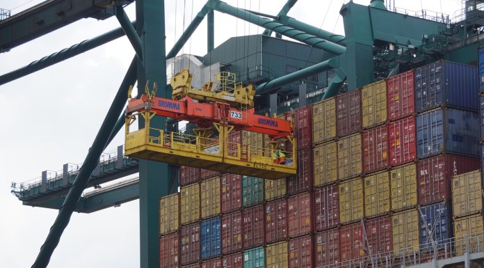 Número de empresas importadoras cresce no Brasil