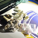 Motociclista tenta escapar da GCM e acaba preso com porções de maconha, “flor” e dry em Botucatu