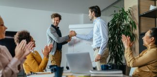 Feedback ao líder fortalece confiança e relações no trabalho Feedback ao líder fortalece confiança e relações no trabalho