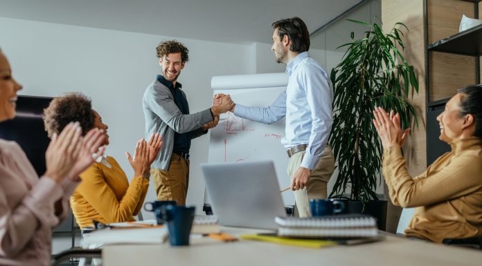 Feedback ao líder fortalece confiança e relações no trabalho Feedback ao líder fortalece confiança e relações no trabalho