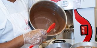 Bolo vulcão da Fábrica de Bolo Vó Alzira volta na Páscoa