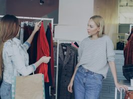 Varejo cresce em datas sazonais, mas falha no atendimento