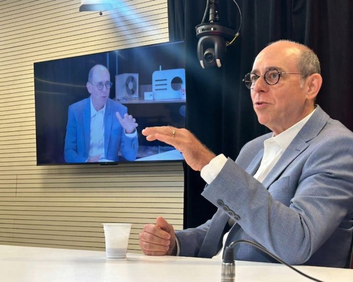 Guilherme Horn lança livro sobre inteligência artificial Guilherme Horn lança livro sobre inteligência artificial