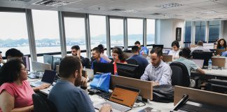 Uso de IA agiliza busca de informações nas empresas